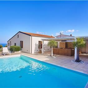 3 bedroom villa with pool and sea views near Scopello, sleeps 6